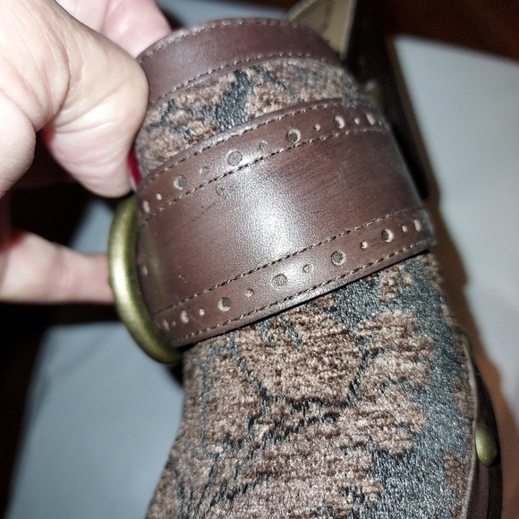 Liz Claiborne new york size 6 slide on, nwot , wooded heel studded - Picture 8 of 11